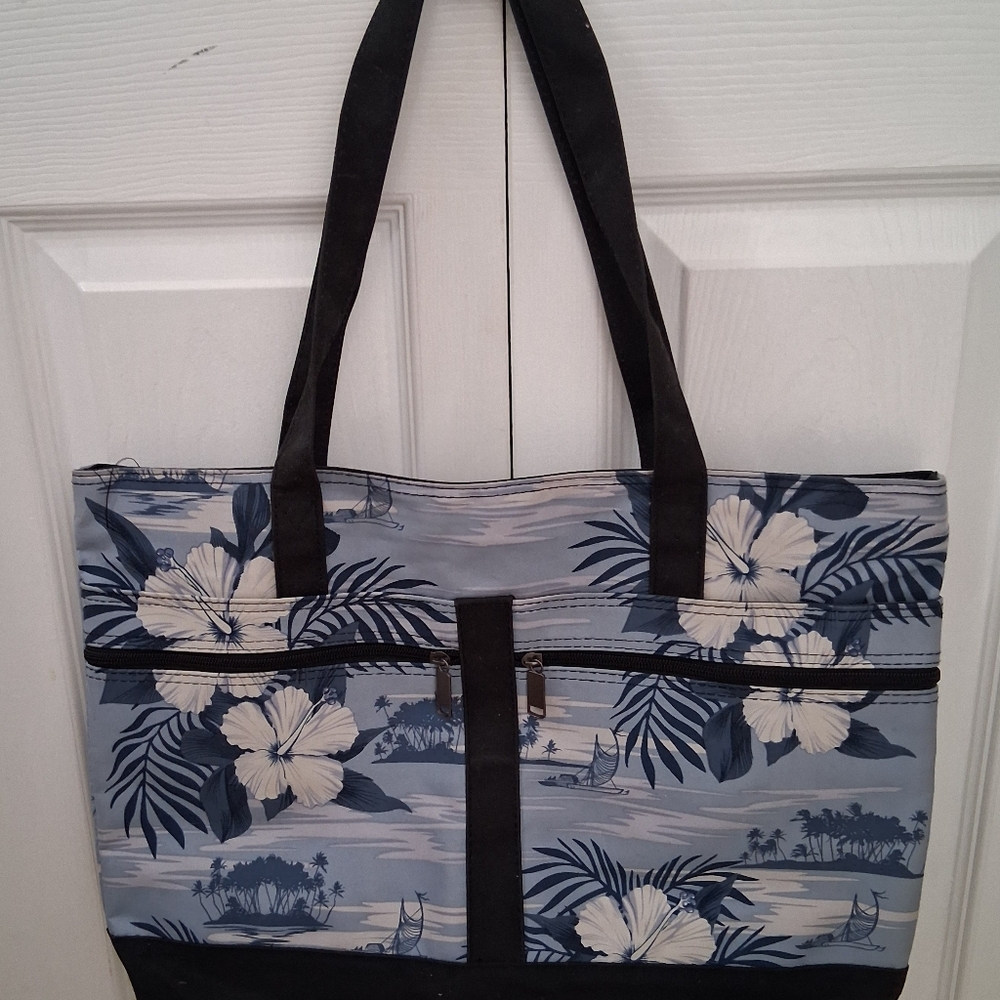 Hawaiian Inspired Floral Tote/Carry On Bag    Size 18.5"×14"